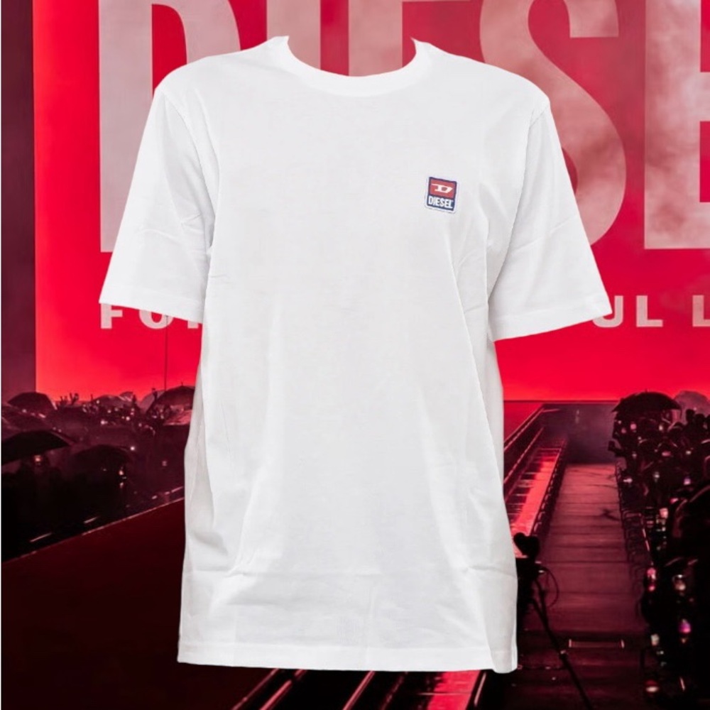 Diesel t-shirt with patch logo white US L